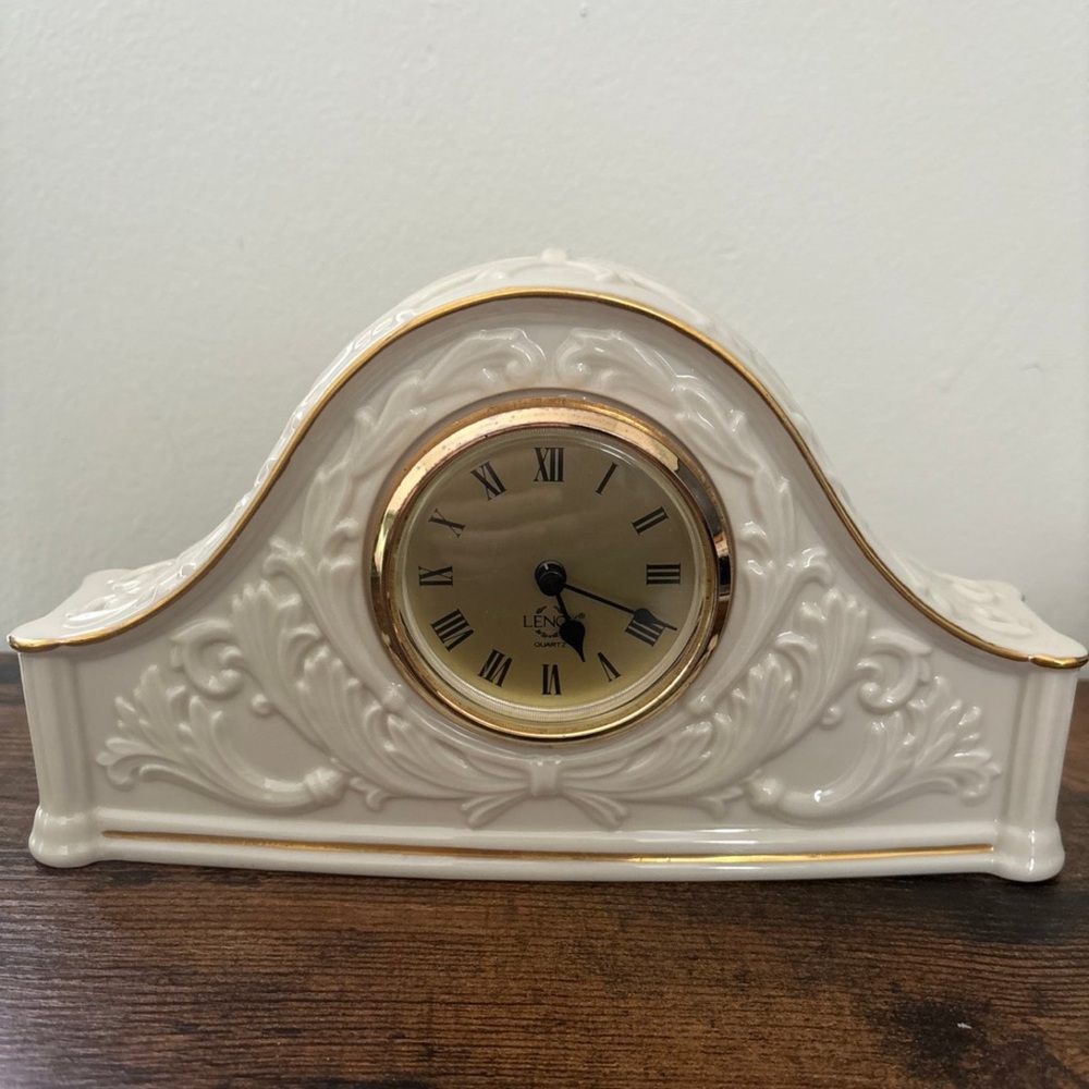 Lenox Elegant Gold and Cream Chippendale Clock